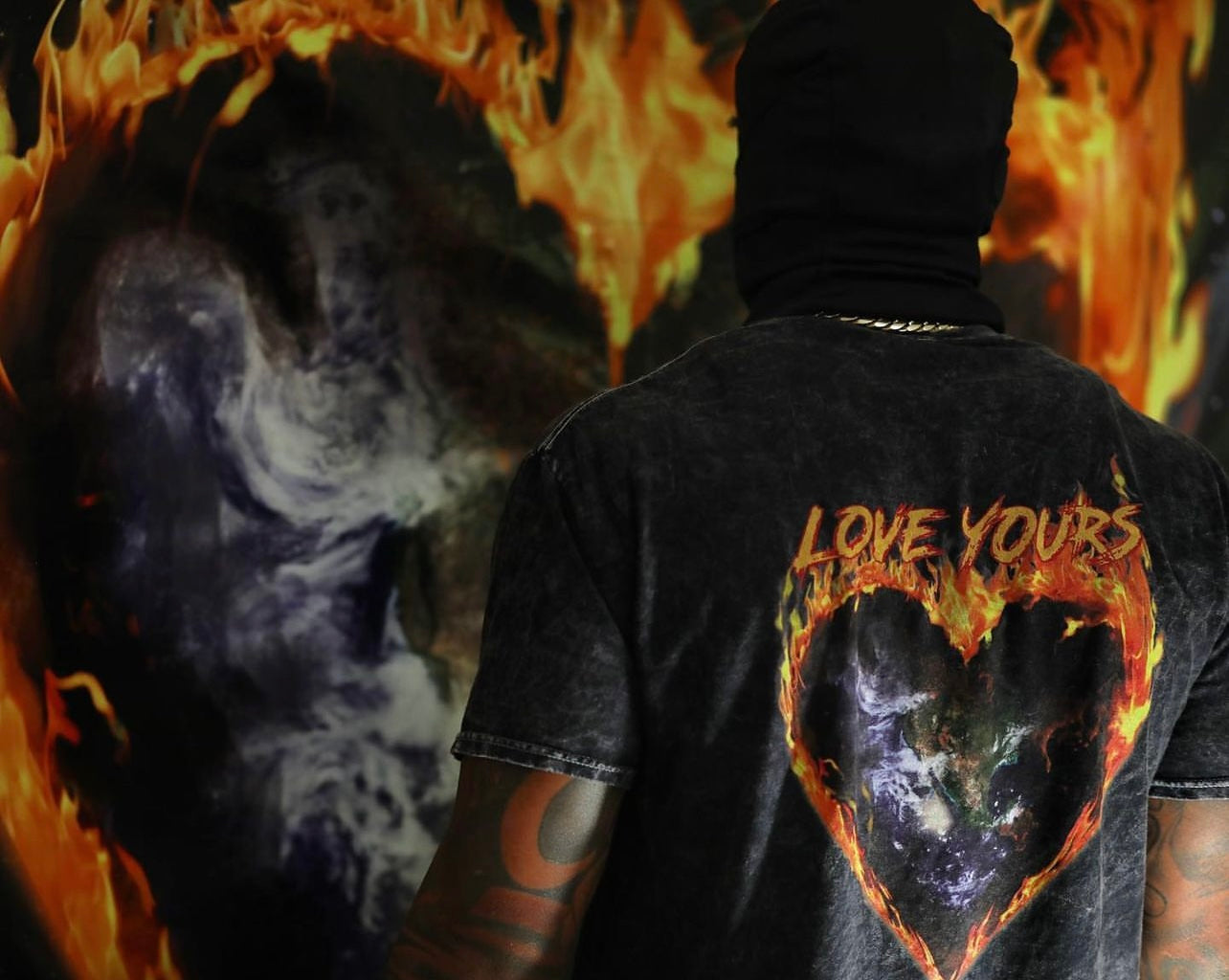 THE WORLD IS YOURS ACID WASH TEE